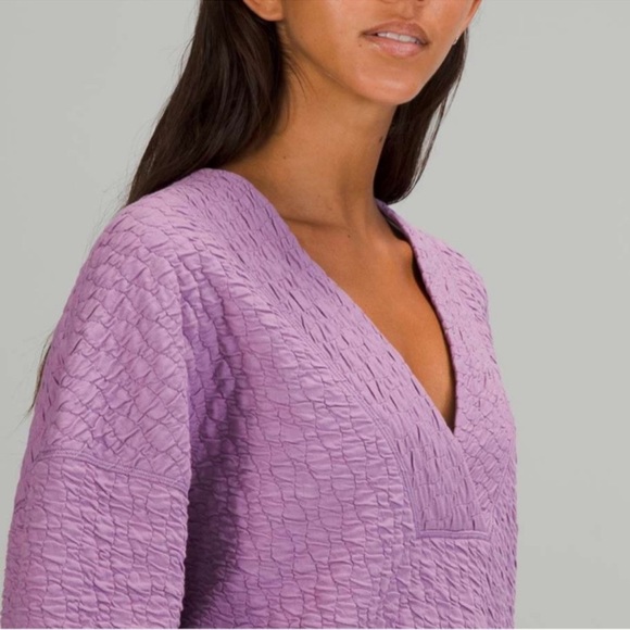 Lululemon Rippled V-Neck Pullover in Wisteria Purple SZ 4 - Picture 3 of 14